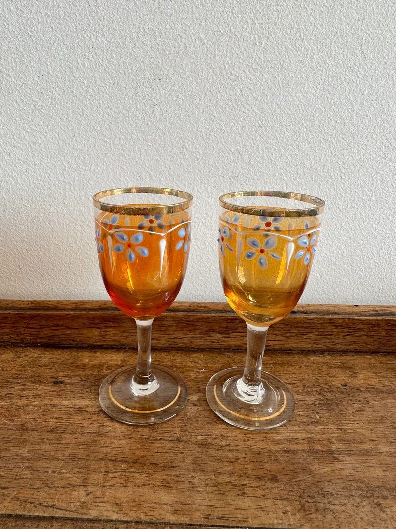 Verres à liqueur sur pied décorés main
