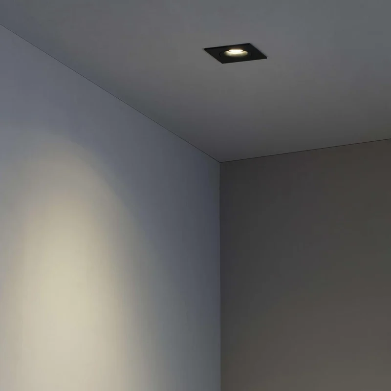 Spot encastrable orientable ARGON-1 carré noir