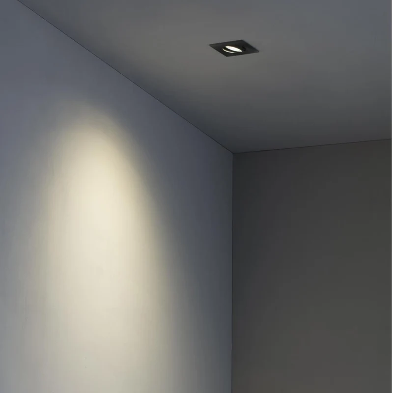 Spot encastrable orientable RADON carré noir
