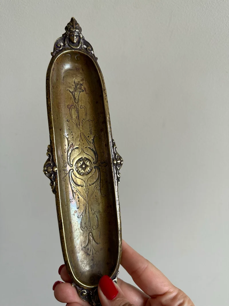 Porte plume en bronze influence amérindienne