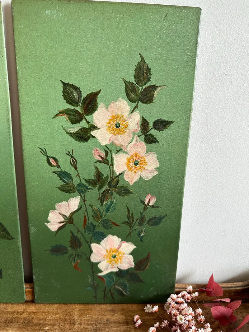 Peintures florales sur tôle fond vert