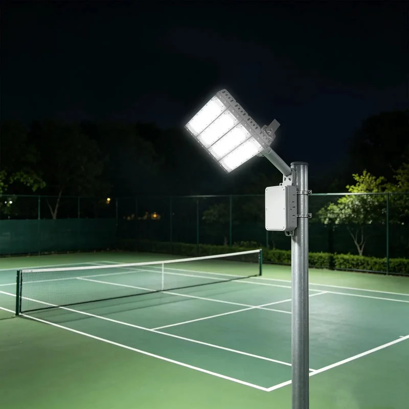 Heavy Duty 200W Outdoor Flood Light With IP67 Weatherproof Shell And 180 Degree Pivot Mount Tailored For Stadiums And Commercial Lots Built Like A Tank To Handle Rough Days While Pumping Out Crisp Unified Illumination