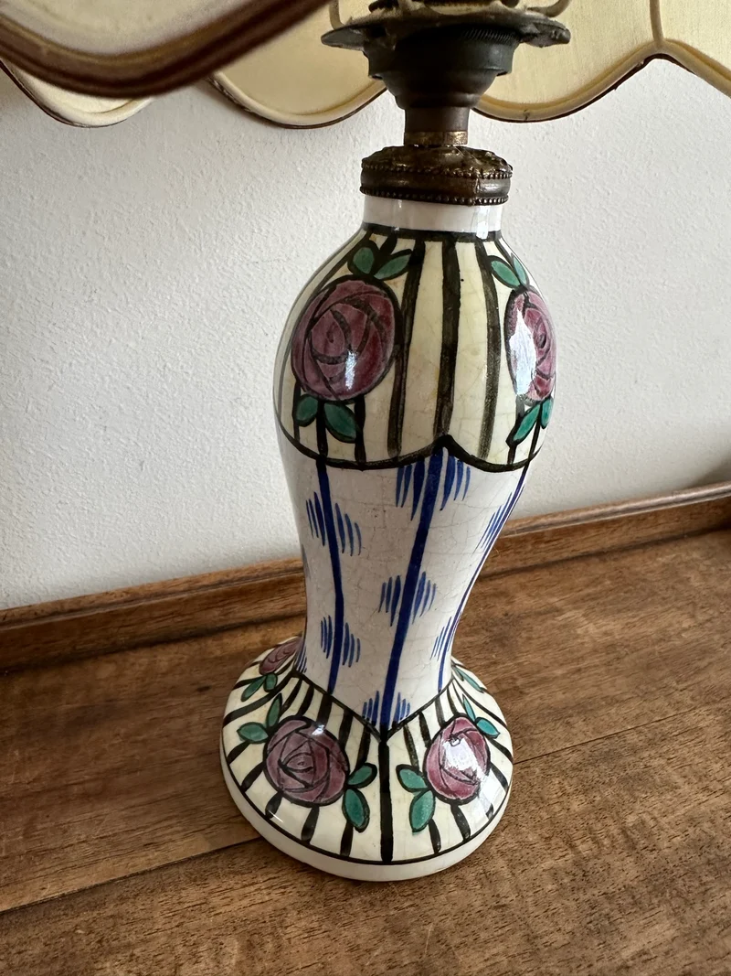 Lampe années 20 pied en céramique peinte à la main