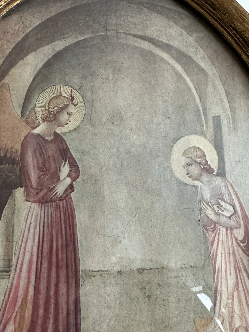 Icône religieuse représentation de l'annonciation dans cadre en bois doré à moulures