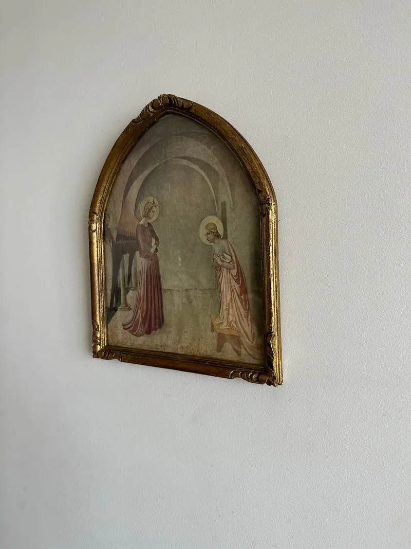 Icône religieuse représentation de l'annonciation dans cadre en bois doré à moulures