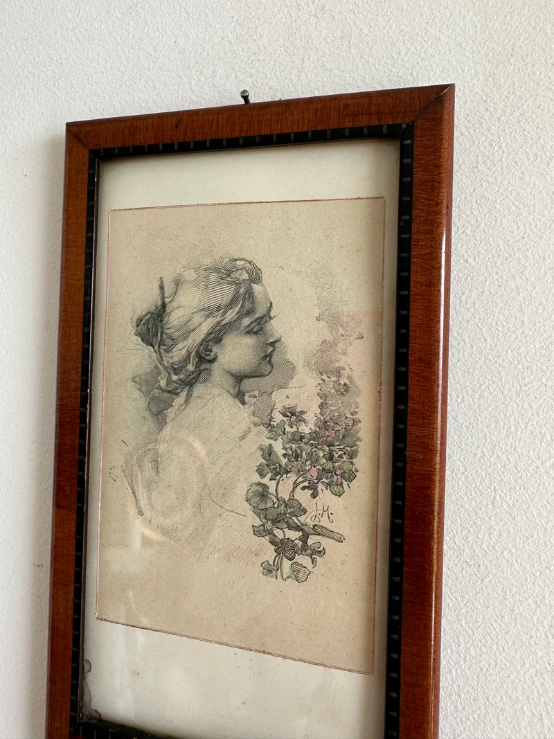 Jeune fille de profil signé L.M année 1900
