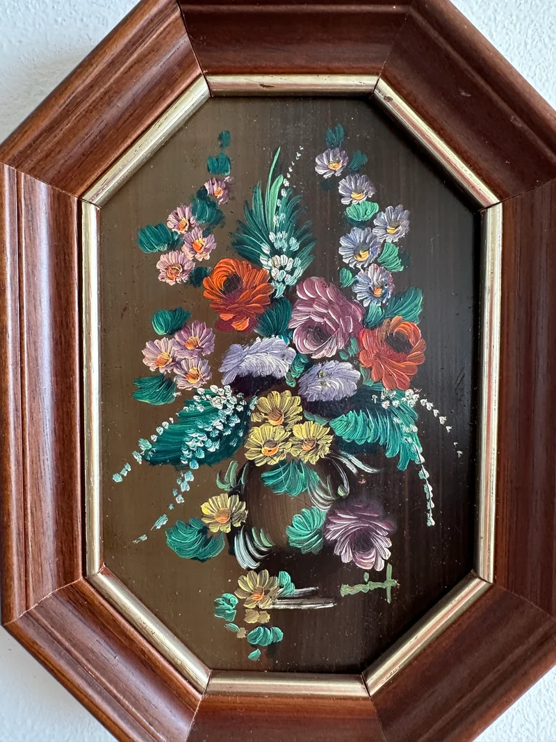 Peinture signée bouquet de fleurs roses violettes et bleues cadre octogonal