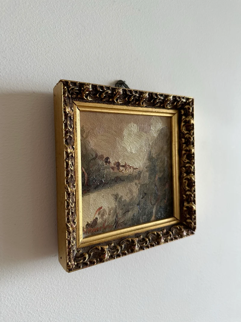 Peinture impressionniste village et rivière dans cadre en bois doré moulé