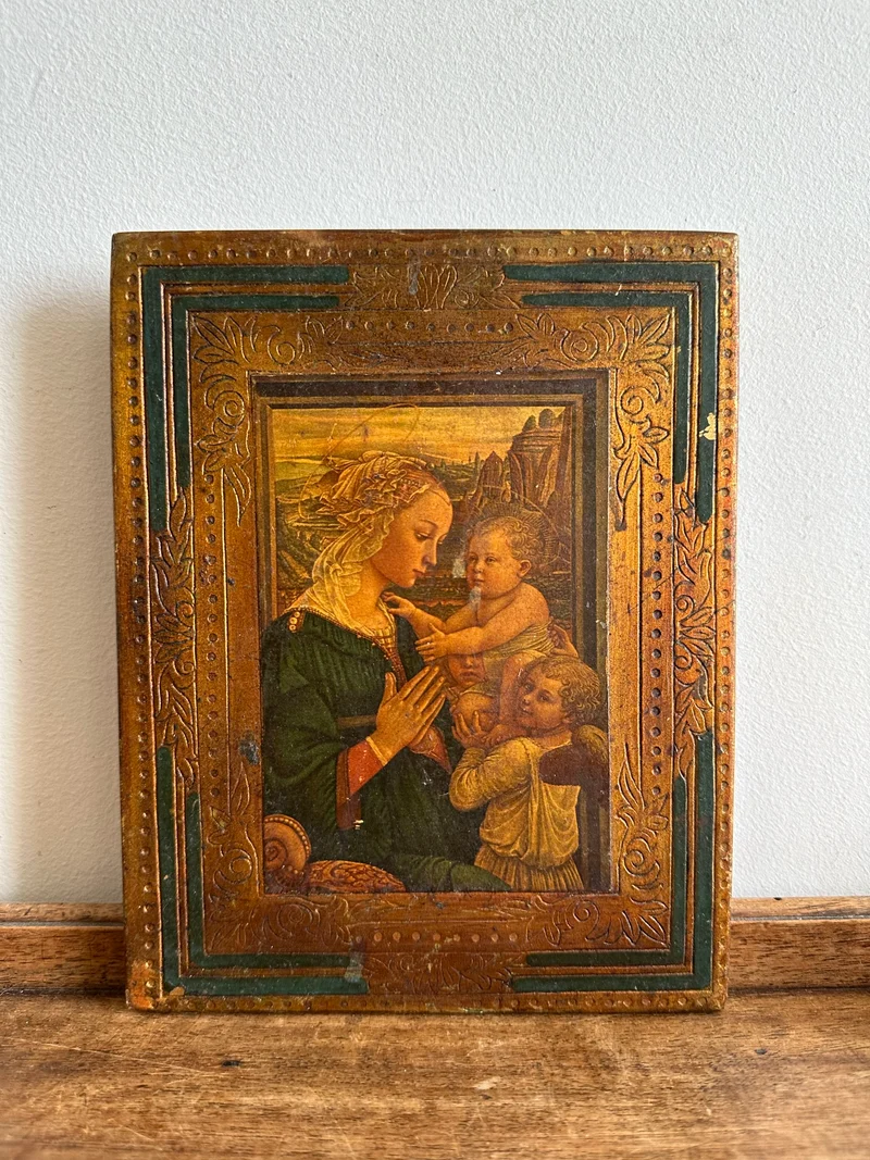 Icône religieuse style florentin La Vierge l'enfant et deux anges dans cadre en bois doré liseré bleu