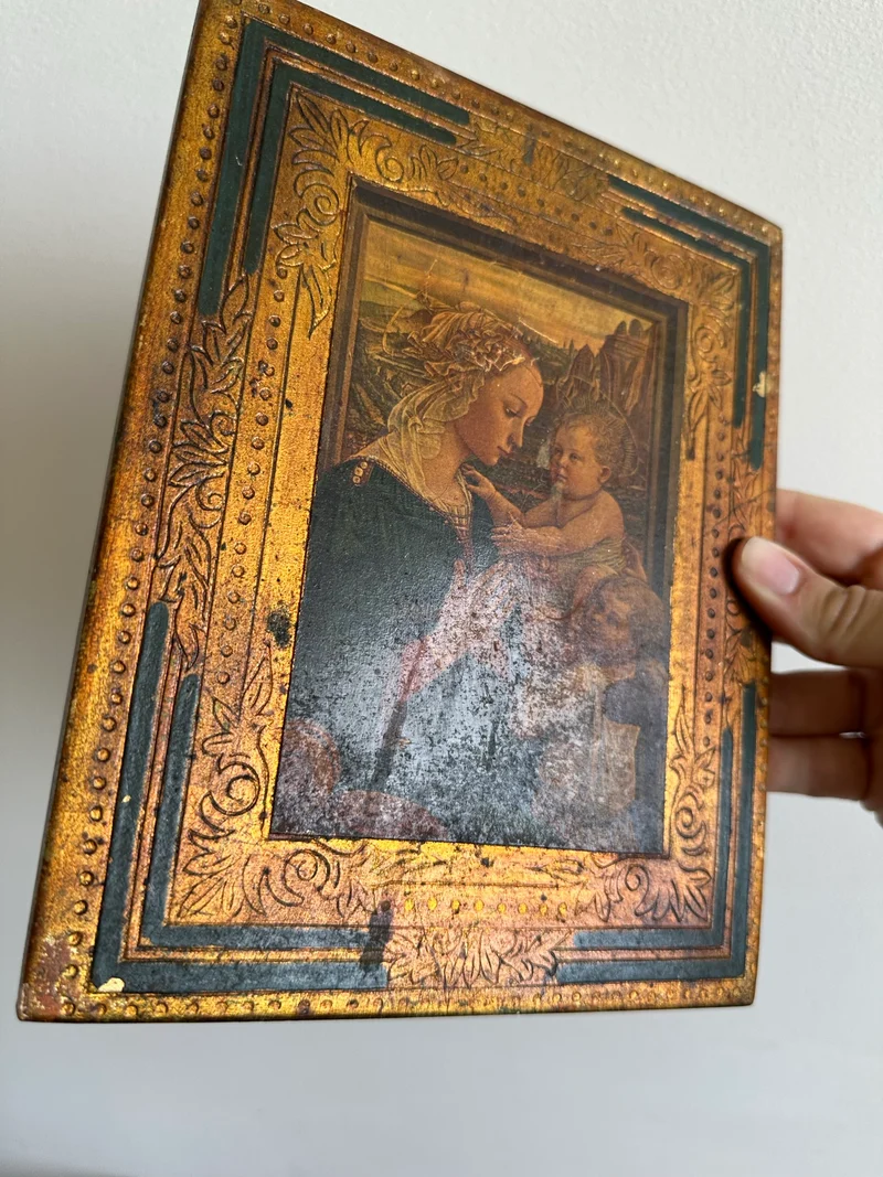 Icône religieuse style florentin La Vierge l'enfant et deux anges dans cadre en bois doré liseré bleu