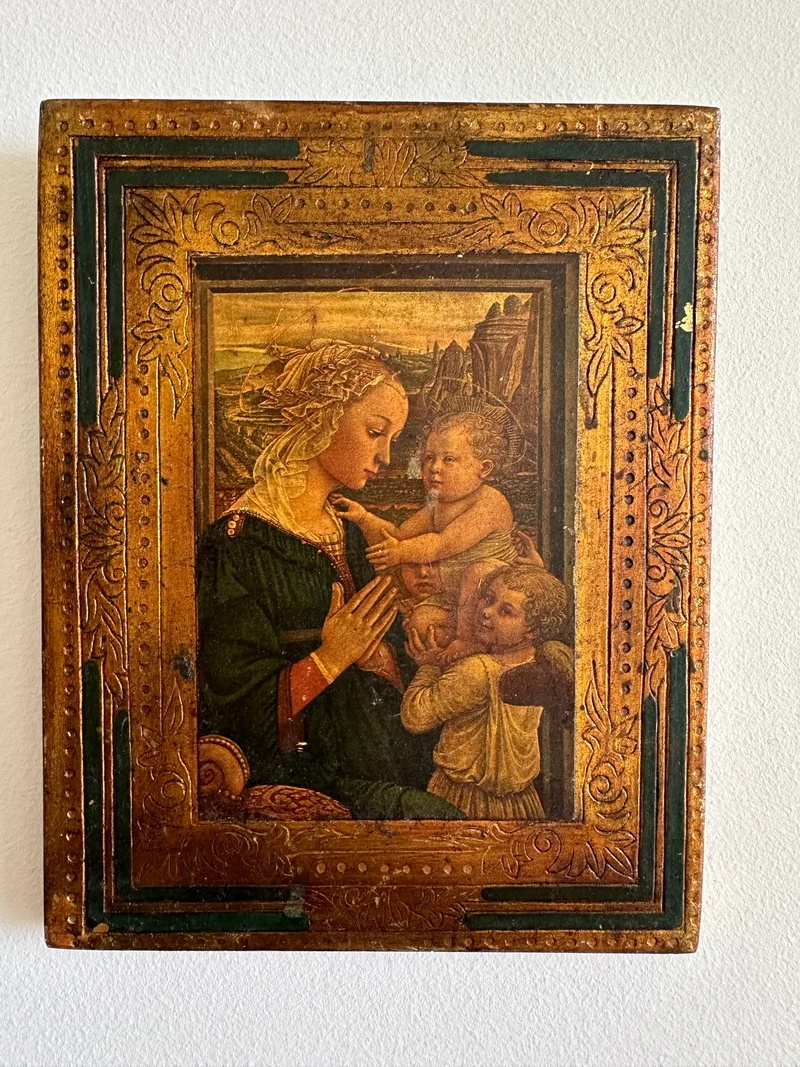 Icône religieuse style florentin La Vierge l'enfant et deux anges dans cadre en bois doré liseré bleu