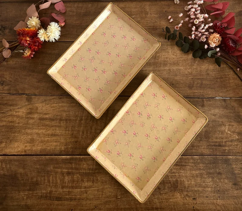 Coupelles plates rectangulaire en bois et vinyle motifs petites roses
