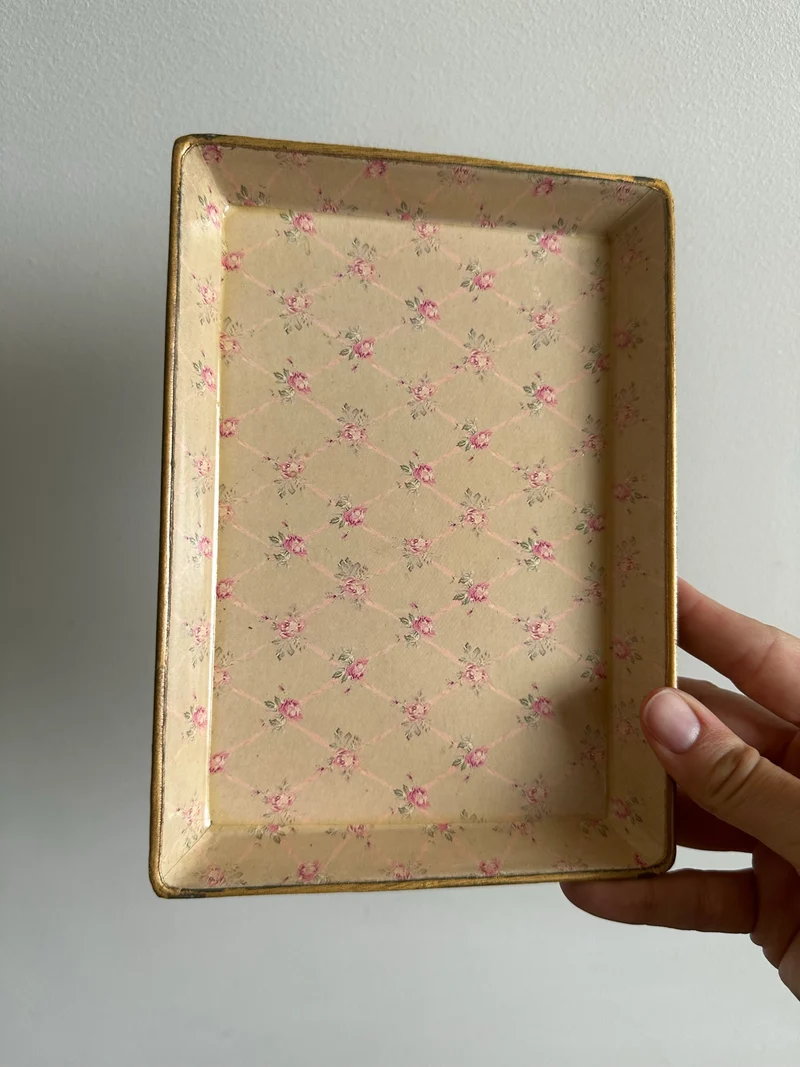Coupelles plates rectangulaire en bois et vinyle motifs petites roses