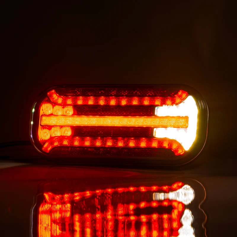 Feu de remorque LED avec indicateur progressif / 6 fonctions / 214 mm