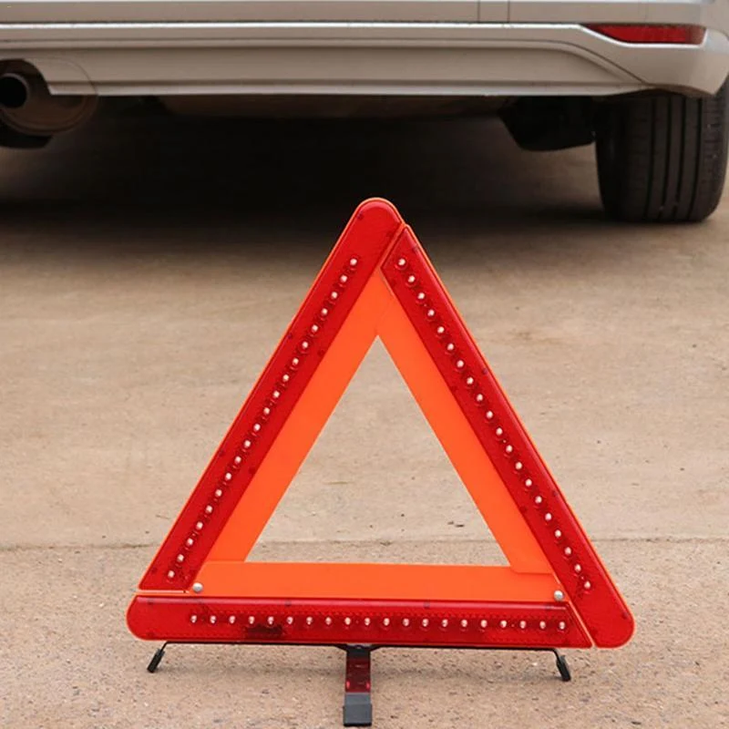 Triangle d'avertissement clignotant LED