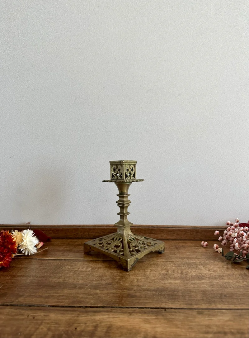 Bougeoir en bronze ajouré