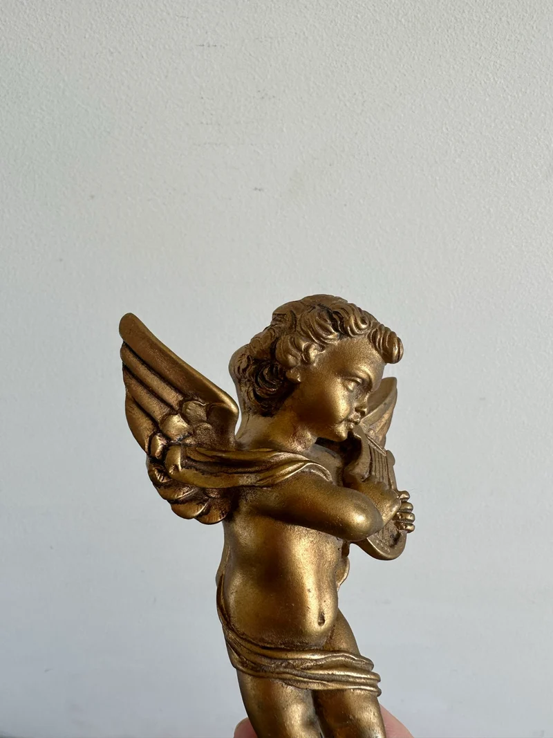 Angelot musicien lyre en plâtre doré