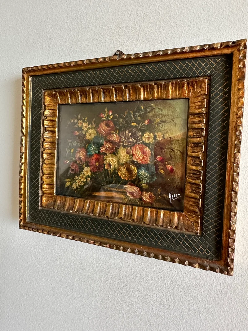 Peintures bouquets de fleurs encadrement vert et or travaillé