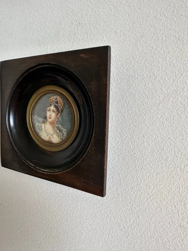 Médaillon en bois carré peinture estimation 19eme