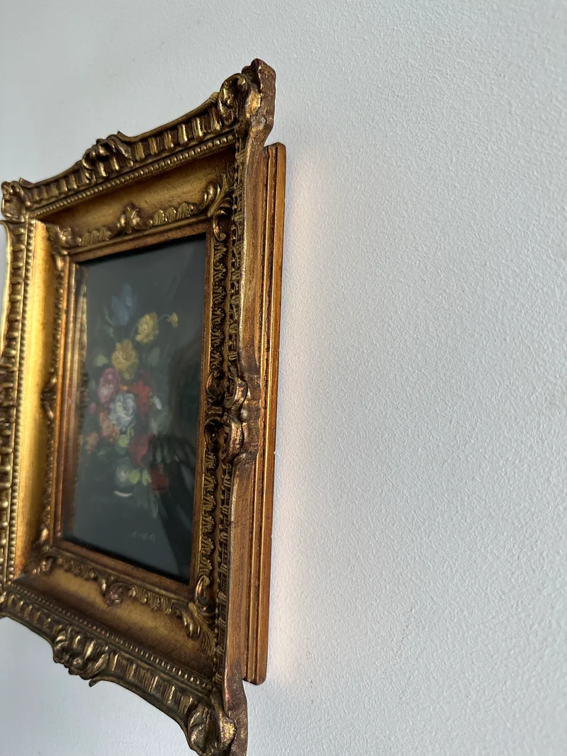 Peinture sur cuivre signée bouquet de fleurs bleues et jaunes