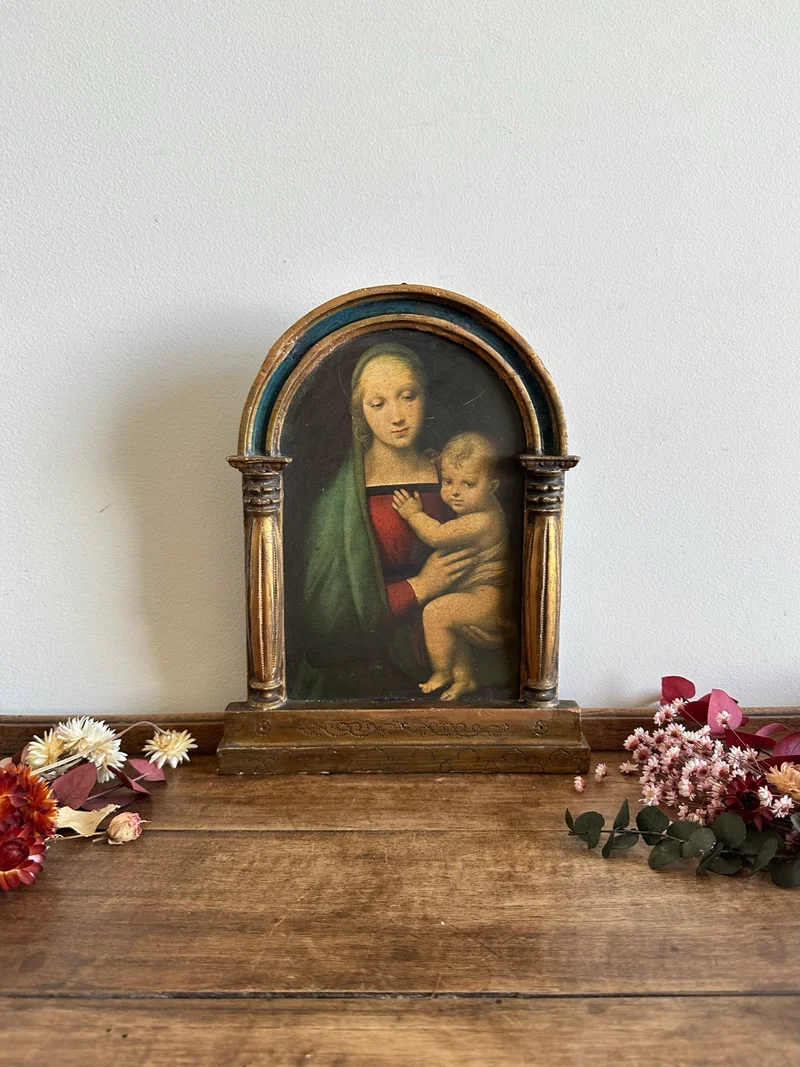 Icône la Vierge et l'enfant sous une arche à colonne dorée et bleue