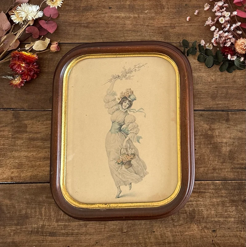 Gravure jeune fille aux fleurs cadre aux bord arrondis