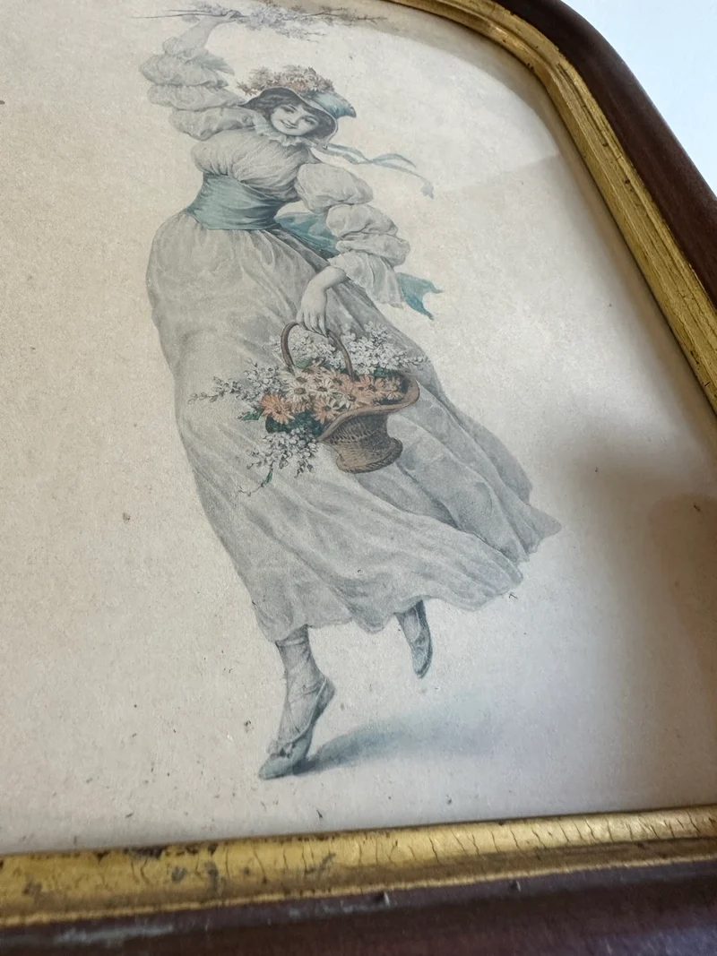 Gravure jeune fille aux fleurs cadre aux bord arrondis