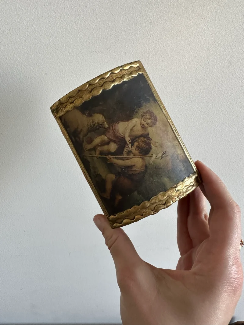 Coffret en bois doré chérubins