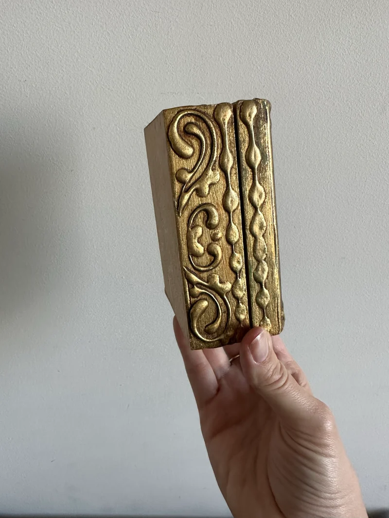 Coffret en bois doré chérubins