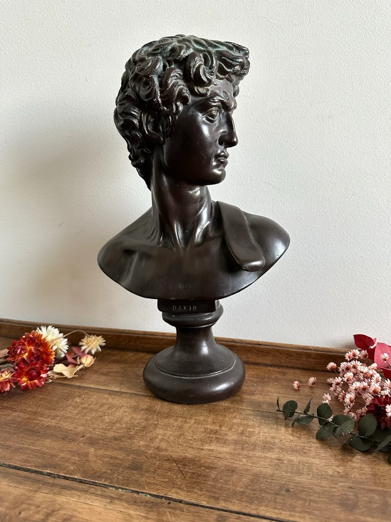 Buste de David en plâtre peint