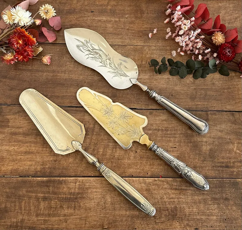 Couverts de service en métal argenté et doré vintage