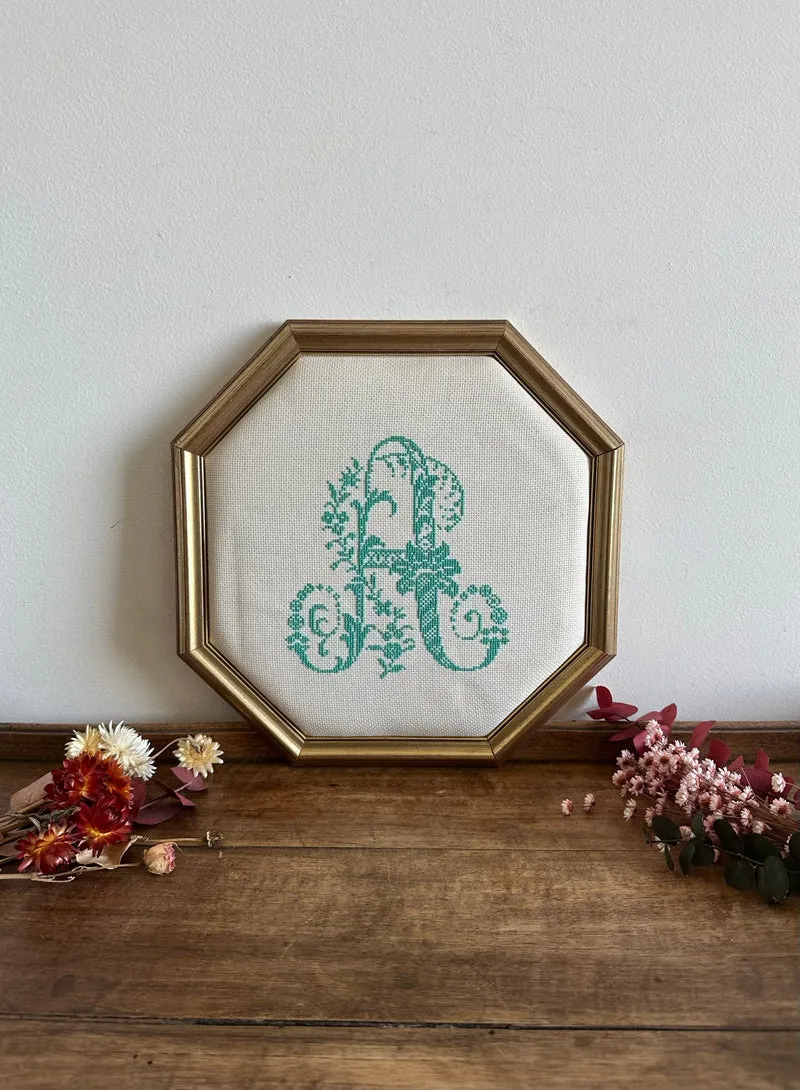 Broderie lettre A