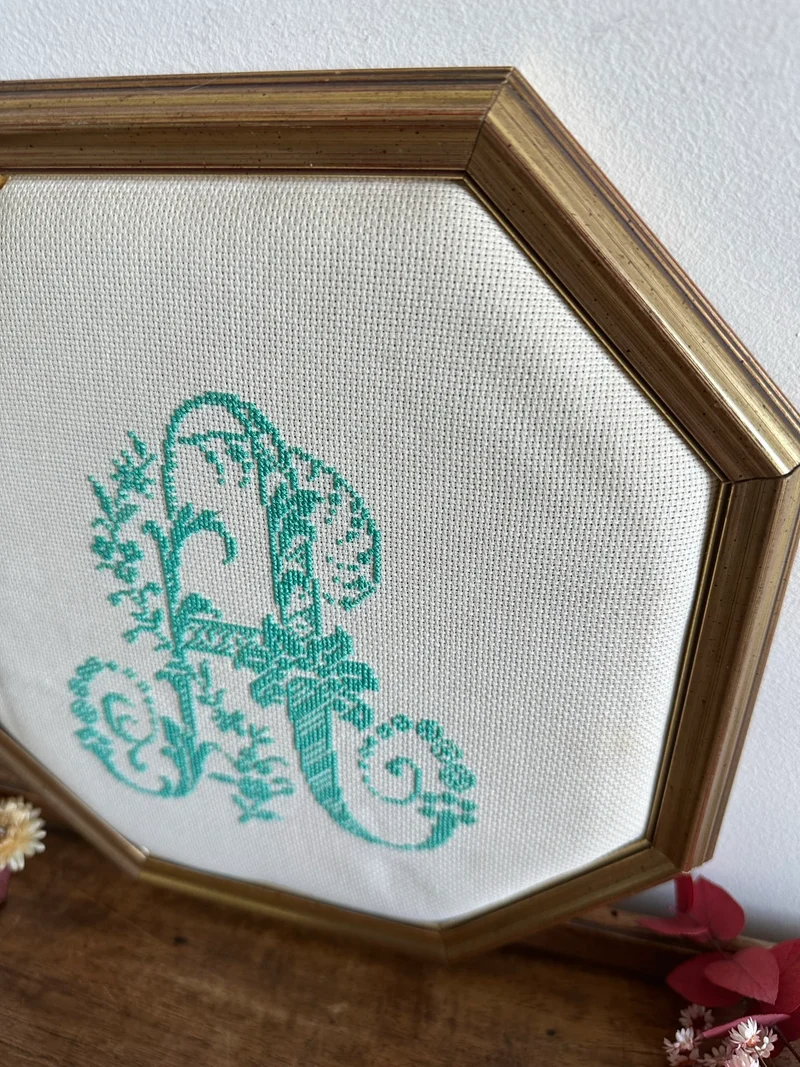 Broderie lettre A