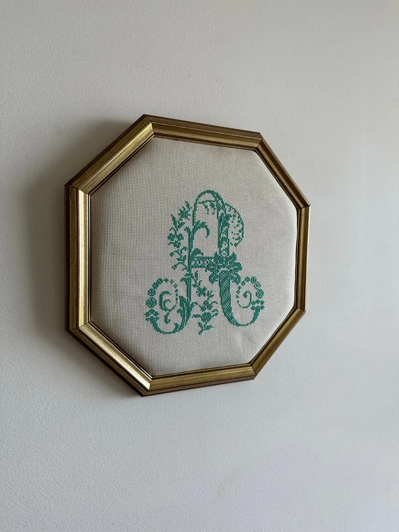 Broderie lettre A