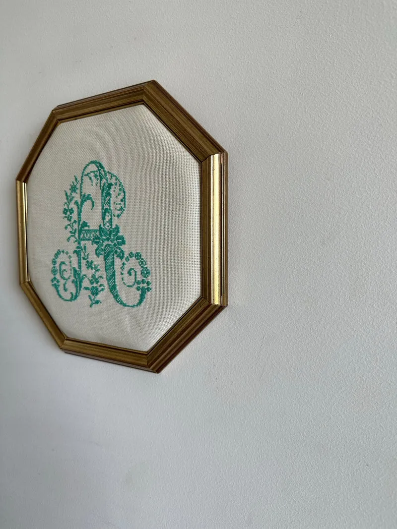 Broderie lettre A