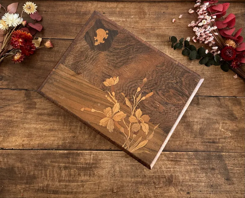 Boite en bois marqueterie florale début 1900