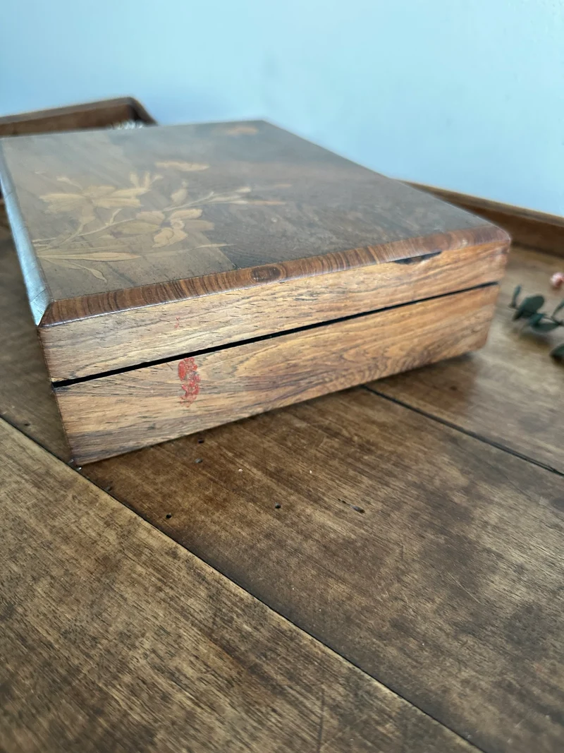 Boite en bois marqueterie florale début 1900