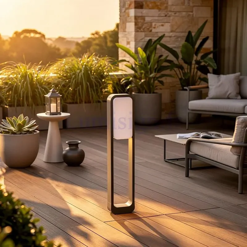 Borne extérieure LED STICKER : lumineuse design pour éclairage extérieur du jardin