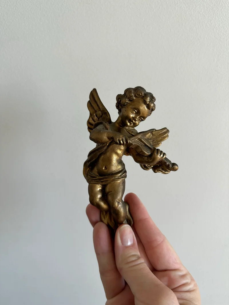 Angelots musiciens en plâtre doré