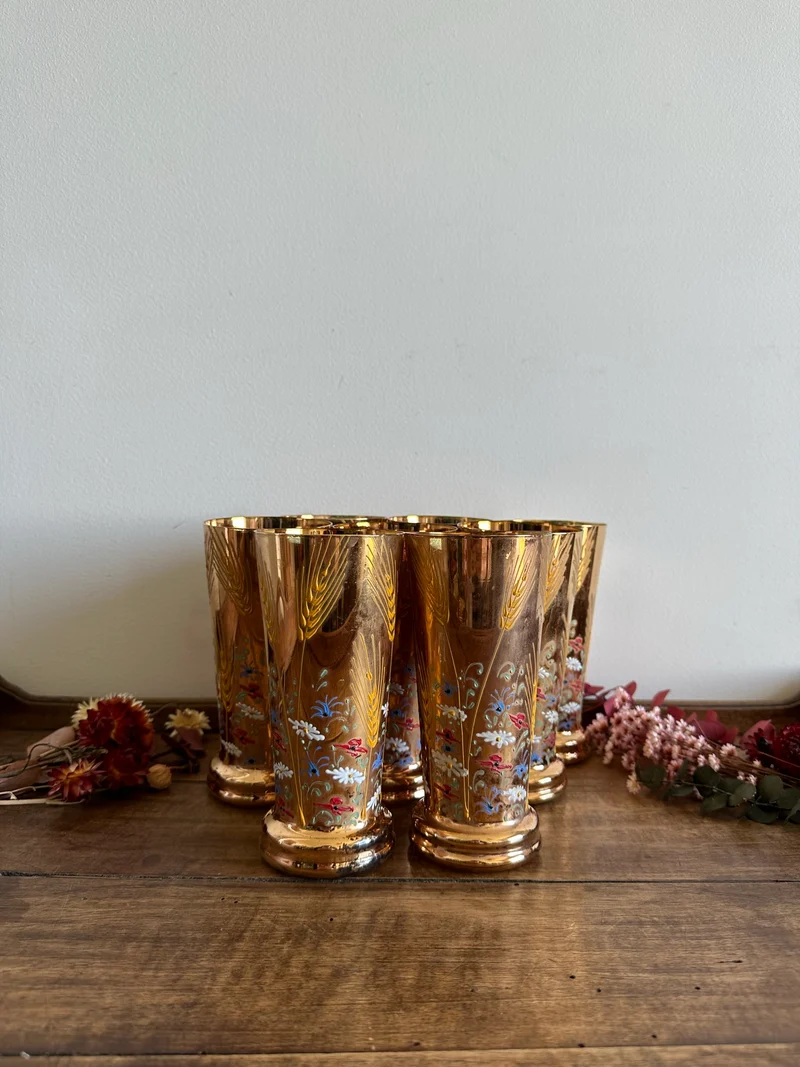 Service verres à eau recouvert de feuille d'or, motifs fleurs peints à la main
