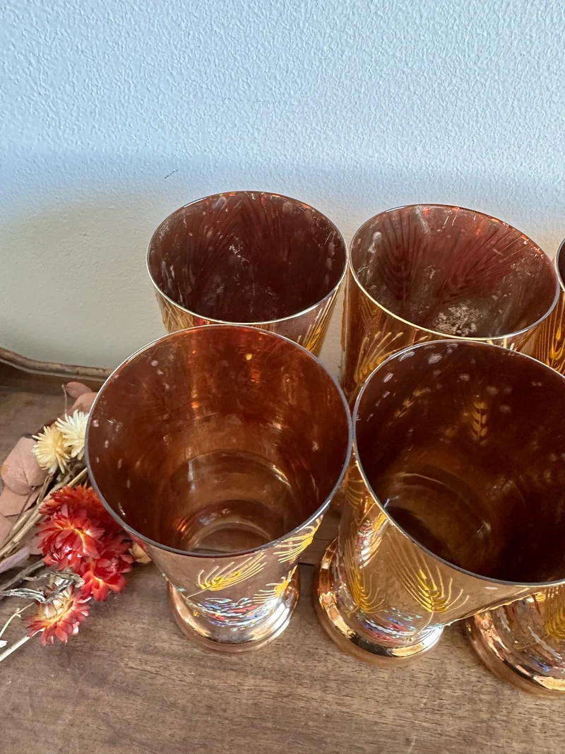Service verres à eau recouvert de feuille d'or, motifs fleurs peints à la main