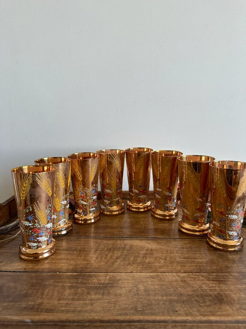 Service verres à eau recouvert de feuille d'or, motifs fleurs peints à la main