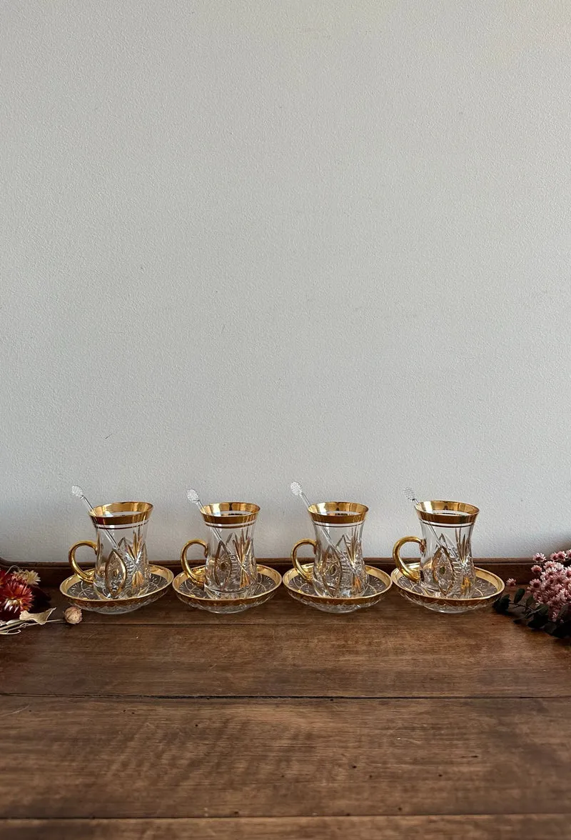Service à café ou à liqueur en verre ciselé détails dorés