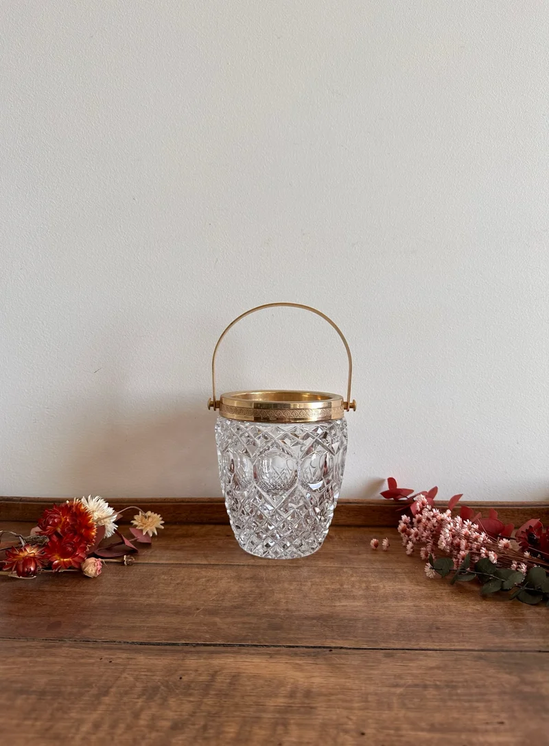 Pot à glaçons en verre ciselé et armature dorée