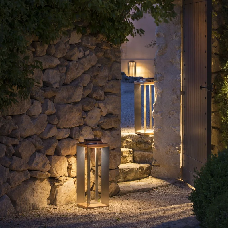 Les Jardins Teckinox Solar Portable Lantern