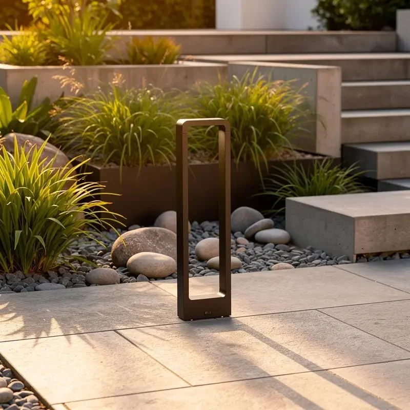 Borne extérieure design DAS-G : éclairez allées et terrasses avec style et sécurité