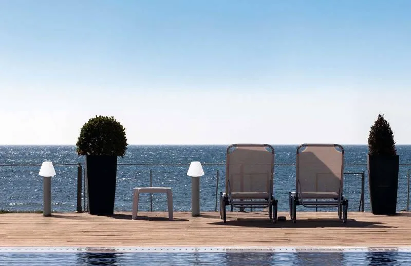 Borne gris foncé Mistu par Faro | Éclairage extérieur moderne
