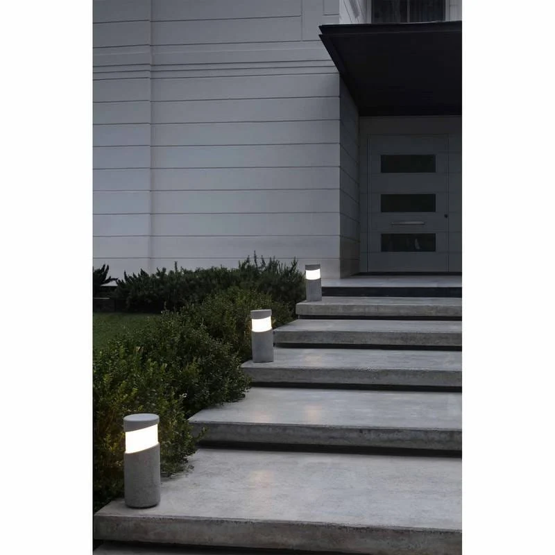 Borne extérieure lumineuse en béton BLOCK-P