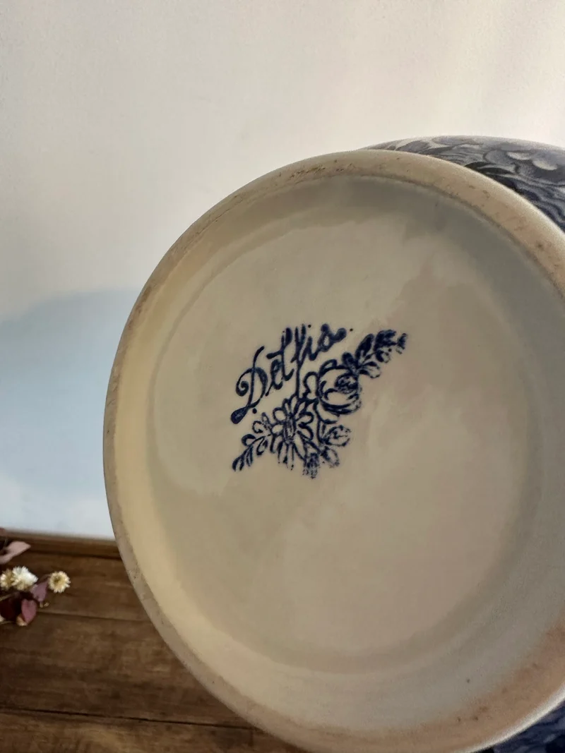 Vase signé Delfia motifs bleus Delft
