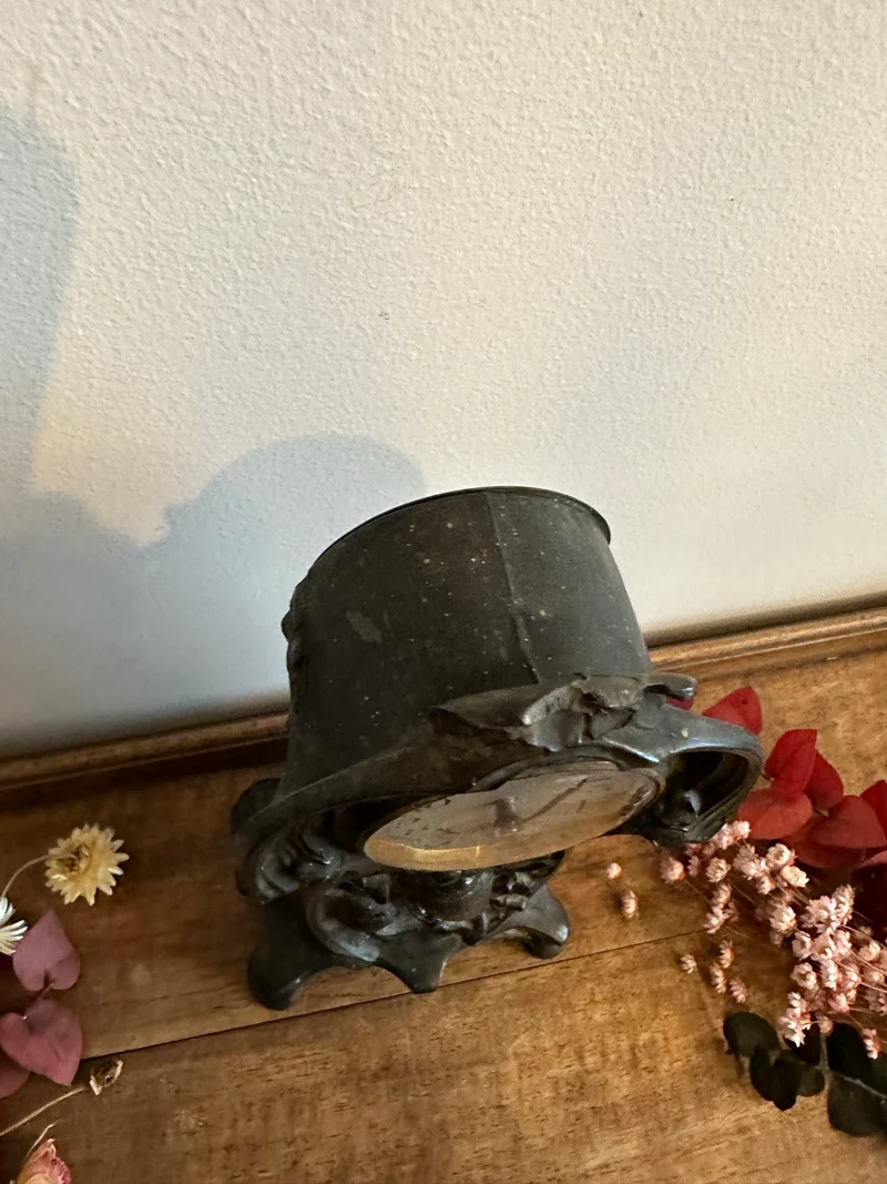 Horloge vintage style art nouveau sculptée